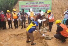 Gubernur Papua Barat Letakkan Batu Pertama Sekretariat Flobamora Kota Sorong Gubernur Papua Barat Letakkan Batu Pertama Sekretariat Flobamora Kota Sorong