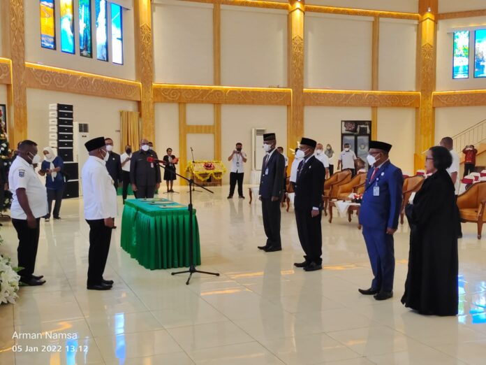Gubernur Papua Barat Lantik 2 Kepala Dinas, 1 Kepala Badan