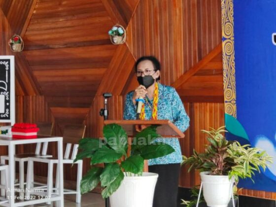 PAM GKI Klasis Manokwari Kembangkan Kewirausahaan Perbaikan Ponsel dan Cafe Kaca Bulat