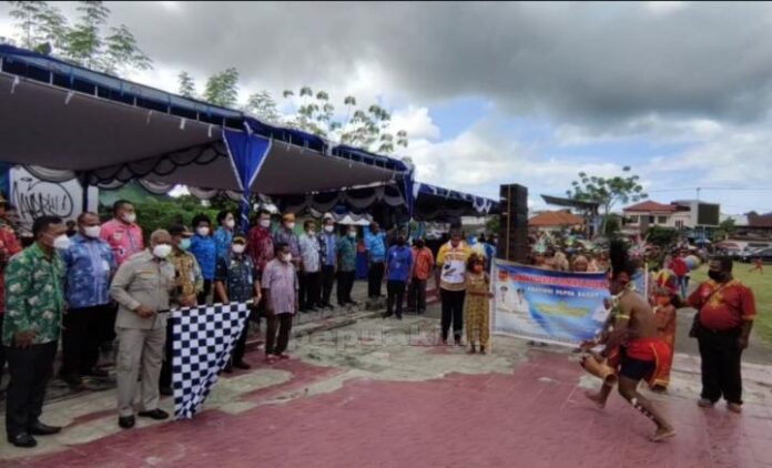 Pawai Hari Seni Budaya Papua Barat Sarat Persatuan Kesatuan