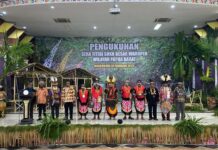 Pengukuhan Sera Titibi, Gubernur Apresiasi Ikatan Keluarga Besar Waropen Papua Barat Pengukuhan Sera Titibi, Gubernur Apresiasi Ikatan Keluarga Besar Waropen Papua Barat