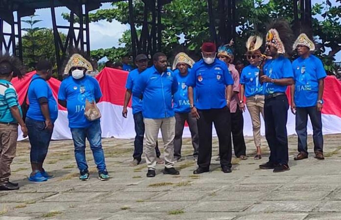 Jefry Auparay Mendaftar Calon Ketua KNPI Papua Barat