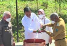 Tanah dan Air Pulau Mansinam Disatukan di Ibu Kota Negara Nusantara di Kaltim Tanah dan Air Pulau Mansinam Disatukan di Ibu Kota Negara Nusantara di Kaltim