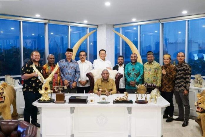 Perpanjangan Masa Jabatan Gubernur Papua Barat Berkumandang Keras di Pusat