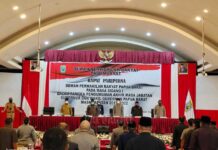 Gubernur Papua Barat Hadiri Rapat Paripurna Pengumuman Akhir Masa Jabatan Gubernur Papua Barat Hadiri Rapat Paripurna Pengumuman Akhir Masa Jabatan
