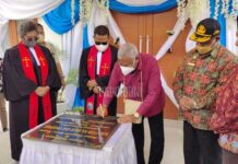 Peresmian Kantor GKI Fakfak, Gubernur Tepati Janji, Ketua Sinode GKI Ingatkan Adaptasi Teknologi Peresmian Kantor GKI Fakfak, Gubernur Tepati Janji, Ketua Sinode GKI Ingatkan Adaptasi Teknologi