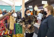 Produk UMKM Papua Barat di KKI 2022 Diminati Orang Asing Produk UMKM Papua Barat di KKI 2022 Diminati Orang Asing