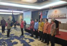 Pengukuhan Kagamahut Papua Barat, Pj Gubernur Minta Transformasi Paradigma Pengelolaan Hutan Pengukuhan Kagamahut Papua Barat, Pj Gubernur Minta Transformasi Paradigma Pengelolaan Hutan