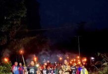 Kepala Suku Besar Arfak Pawai Obor Paskah Kepala Suku Besar Arfak Pawai Obor Paskah