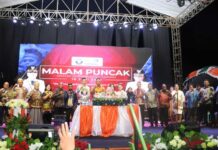 Malam Puncak HUT ke-20 Kaimana, Freddy Thie: Toleransi Menghubungkan Kita Semua Malam Puncak HUT ke-20 Kaimana, Freddy Thie: Toleransi Menghubungkan Kita Semua