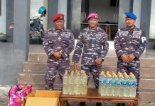 Lanal Kaimana Amankan 345 Liter Cap Tikus di KM Tatamailau Lanal Kaimana Amankan 345 Liter Cap Tikus di KM Tatamailau