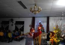 Dominggus Mandacan Hadiri Natal GPdI Betlehem Pasirido Dominggus Mandacan Hadiri Natal GPdI Betlehem Pasirido