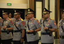 Kapolri Lantik Johnny Eddizon Isir Kapolda Papua Barat dan 4 Kapolda Lainnya Kapolri Lantik Johnny Eddizon Isir Kapolda Papua Barat dan 4 Kapolda Lainnya