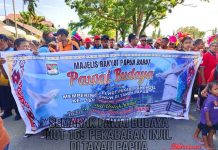 Semarak Pawai Budaya HUT 169 Pekabaran Injil di Tanah Papua Semarak Pawai Budaya HUT 169 Pekabaran Injil di Tanah Papua