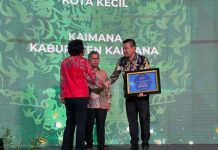 Kaimana Berhasil Raih Adipura di Pemerintahan Freddy Thie Kaimana Berhasil Raih Adipura di Pemerintahan Freddy Thie