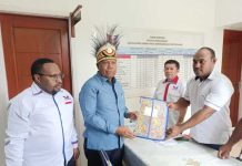 Dominggus Mancadan Masukkan Berkas, Perindo Papua Barat Tutup Pendaftaran Dominggus Mancadan Masukkan Berkas, Perindo Papua Barat Tutup Pendaftaran