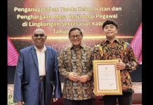 Billy Mambrasar dari kampung kecil di Papua hingga Harvard Billy Mambrasar dari kampung kecil di Papua hingga Harvard