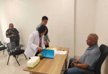 Dominggus Mandacan Periksa Kesehatan Hari Pertama Dominggus Mandacan Periksa Kesehatan Hari Pertama