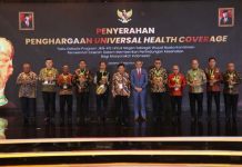 Kabupaten Pegaf Raih UHC Award 2024 Kabupaten Pegaf Raih UHC Award 2024