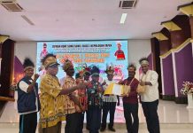 KKB Masyarakat Adat Serui Manokwari Dukung Doamu dengan Doa Bersama dan Prosesi Adat KKB Masyarakat Adat Serui Manokwari Dukung Doamu dengan Doa Bersama dan Prosesi Adat