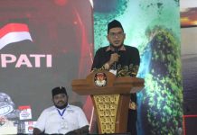Ketua KPU Kaimana Minta Pemilih Ikuti Debat dengan Cermat untuk Tentukan Pilihan Ketua KPU Kaimana Minta Pemilih Ikuti Debat dengan Cermat untuk Tentukan Pilihan