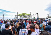 Ribuan Warga Kaimana Hadiri Kampanye Akbar Paslon Berkat Ribuan Warga Kaimana Hadiri Kampanye Akbar Paslon Berkat