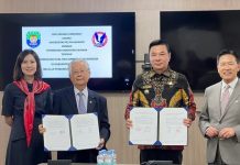 Bupati Kaimana Teken MoU dengan UPH Tangerang Bupati Kaimana Teken MoU dengan UPH Tangerang