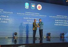 Kaimana Dapat Penghargaan IGA dari Kemendagri Kaimana Dapat Penghargaan IGA dari Kemendagri