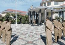 Masuk Kantor Setelah Cuti Kampanye, Bupati Fredy Thie Pimpin Apel Masuk Kantor Setelah Cuti Kampanye, Bupati Fredy Thie Pimpin Apel