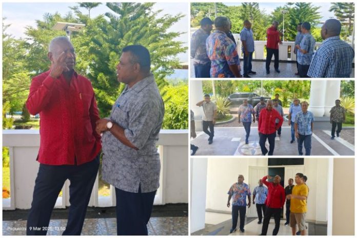 Gubernur Papua Barat Tinjau Rumah Dinas