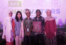 Tangguh LNG Perluas Akses Pendidikan Bagi Anak Muda Bintuni Tangguh LNG Perluas Akses Pendidikan Bagi Anak Muda Bintuni