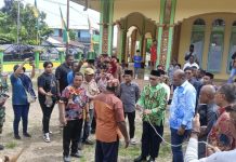 Bupati Kaimana Terima Kasih Dapat Bantuan Sapi Kurban dari Pemprov dan Presiden Bupati Kaimana Terima Kasih Dapat Bantuan Sapi Kurban dari Pemprov dan Presiden