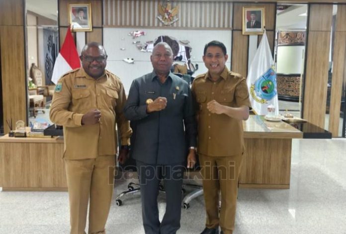 Bupati Undang Langsung Gubernur ke HUT 22 Teluk Bintuni