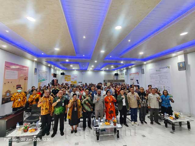 Gubernur Papua Barat Hadir di Ibadah Oikumene, Instansi Vertikal Ajukan Usulan