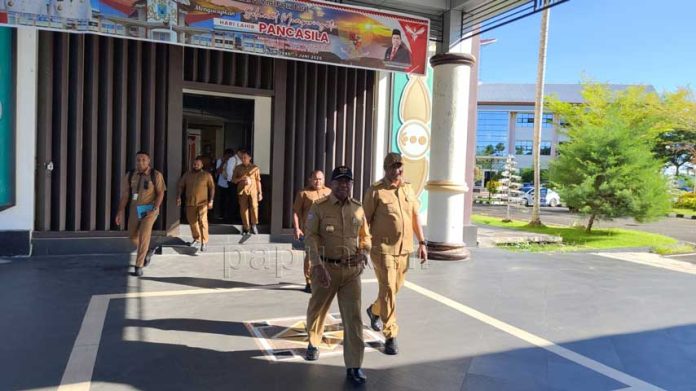Buset, Ada Kabag di DPR Papua Barat Punya 5 Mobil Dinas, Gubernur Perintah Tarik