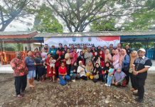 Resmikan Lapak Jualan Masyarakat, Gubernur Papua Barat Bakal Bantu Modal Usaha lapak jualan, Kampungh Aimasi, SP3 Prafi, Distrik Prafi, Gubernur Papua Barat, Dominggus Mandacan,