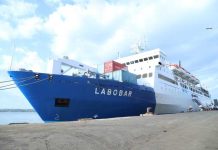 Baling-Baling KM Labobar Terlilit Tali di Tual, Bakal Telat Masuk Kaimana Baling-Baling KM Labobar Terlilit Tali di Tual, Bakal Telat Masuk KaimanaBaling-Baling KM Labobar Terlilit Tali di Tual, Bakal Telat Masuk Kaimana