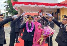 Kapolres Kaimana Pimpin Upacara Wisuda Purnabakti Kapolres Kaimana Pimpin Upacara Wisuda Purnabakti