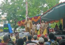 Wabup Kaimana Sebut Setia Dalam Melayani dan Tidak Beda-bedakan Wabup Kaimana Sebut Setia Dalam Melayani dan Tidak Beda-bedakan