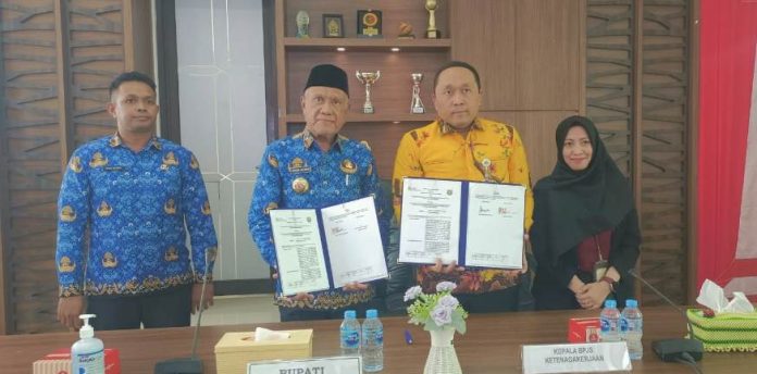 Pemkab Kaimana Teken Kerja Sama Dengan BPJS Ketenagakerjaan