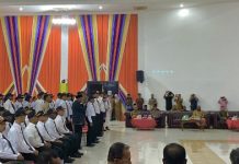 Bupati Kaimana Ambil Sumpah Janji 59 PPPK, Serahkan 136 SK CPNS Bupati Kaimana Ambil Sumpah Janji 59 PPPK, Serahkan 136 SK CPNS