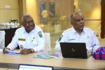 gubernur-papua-barat-dominggus-mandacan-dan-kepala-dinas-kesehatan-provinsi-papua-barat-alwan-rimosan-saat-audiensi-dengan-menkes_54628287078_o