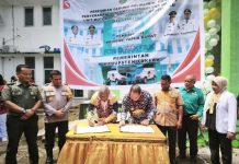 Gubernur Papua Barat Resmikan Poliklinik dan Salurkan Bantuan Ambulans dan Motor di Fakfak Gubernur Papua Barat Resmikan Poliklinik dan Salurkan Bantuan Ambulans dan Motor di Fakfak