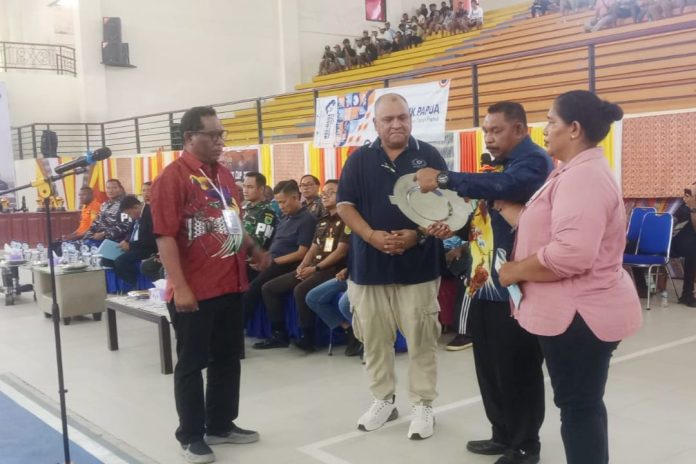 Open Tournament Sunset Kaimana Boxing Cup Bergulir