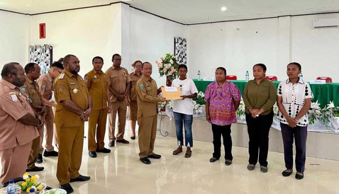 Gencarkan Papua Barat Produktif, Dinas DPMPTSP Sosialiasi Perizinan Berusaha Berbasis Risiko dan NIB