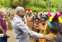 Gubernur Papua Barat Harap Pemuda Pemudi Kampung Wisata Kwau Bisa Jadi Pemandu Wisata Gubernur Papua Barat Harap Pemuda Pemudi Kampung Wisata Kwau Bisa Jadi Pemandu Wisata