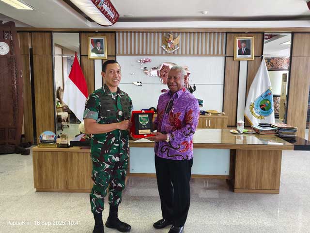 Pangdam-XVIII-Kasuari-Gubernur-Papua-Barat Gubernur Papua Barat dan Pangdam XVIII/Kasuari Bahas Kolaborasi Pembangunan Daerah