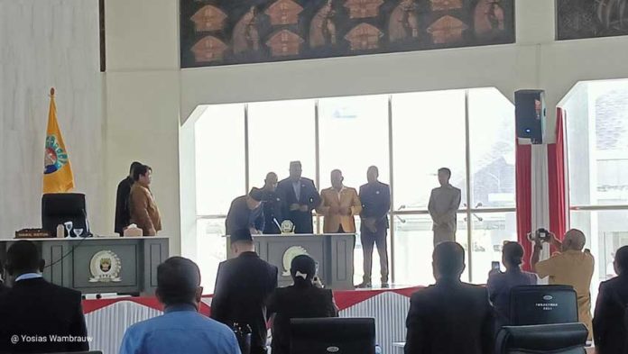DPRK Kaimana Sahkan Ranperda APBD Perubahan 2025