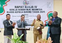 Gubernur Papua Barat Buka Rapat Kerja IV Gereja Kemah Injil Indonesia Klasis Kepala Burung Gubernur Papua Barat Buka Rapat Kerja IV Gereja Kemah Injil Indonesia Klasis Kepala Burung