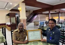 Kepala Bapenda Papua Barat Terbaik 2 Diklatpim Tingkat II Kepala Bapenda Papua Barat Terbaik 2 Diklatpim Tingkat II
